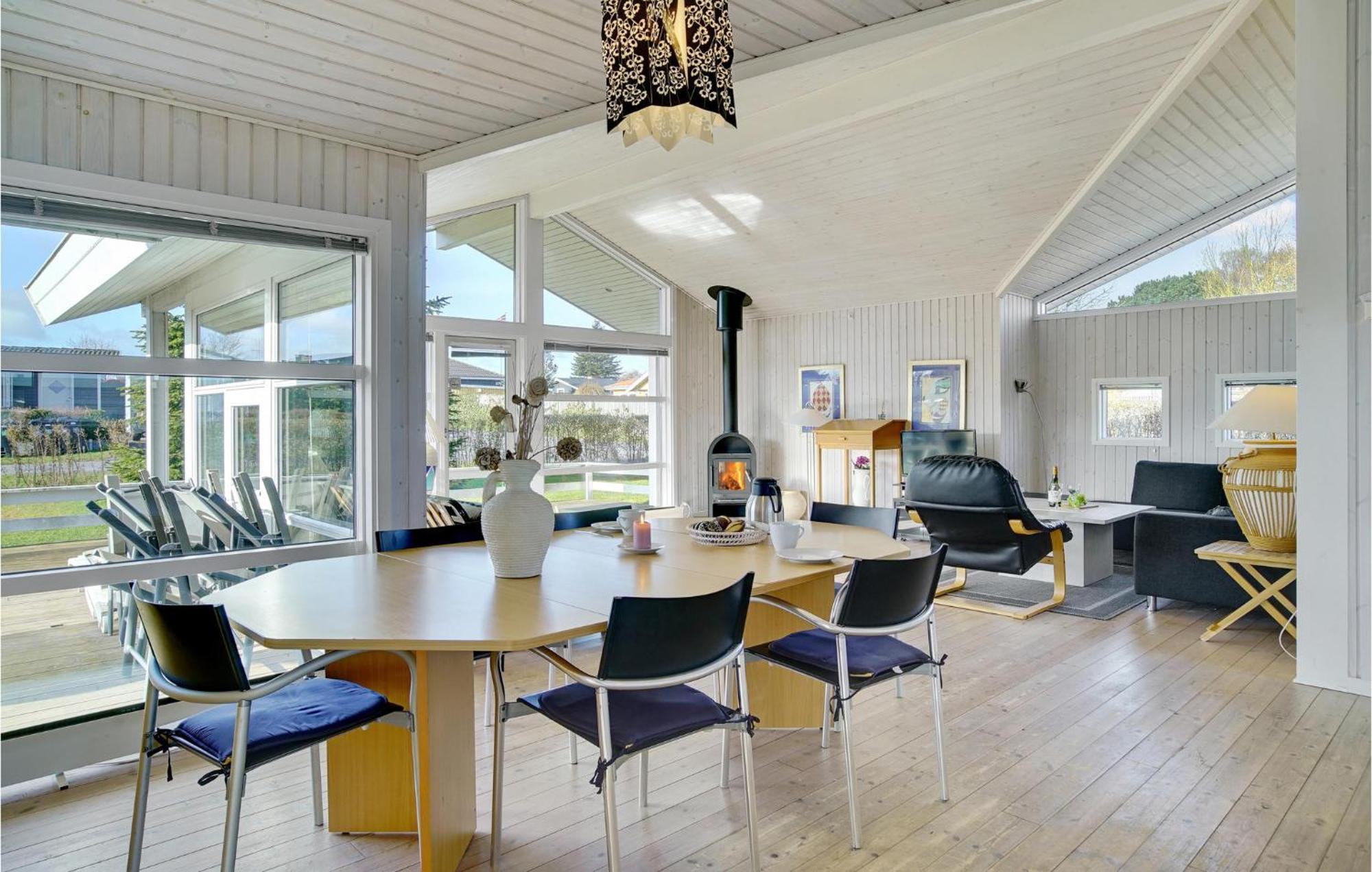 Awesome Home In Stroby With Wifi Экстерьер фото